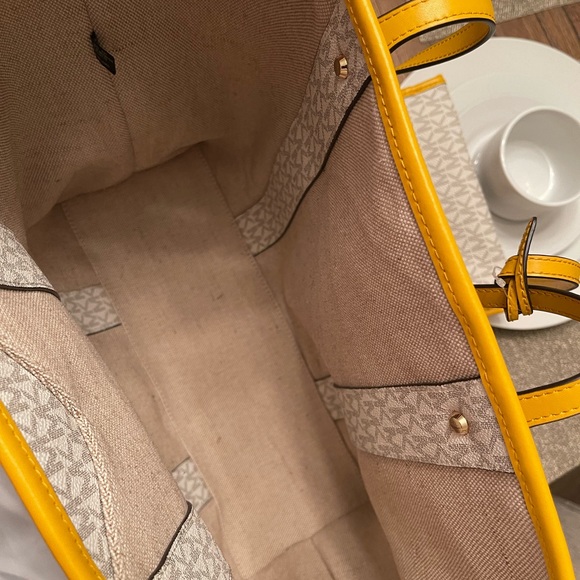 Michael Kors Tote - Picture 4 of 4